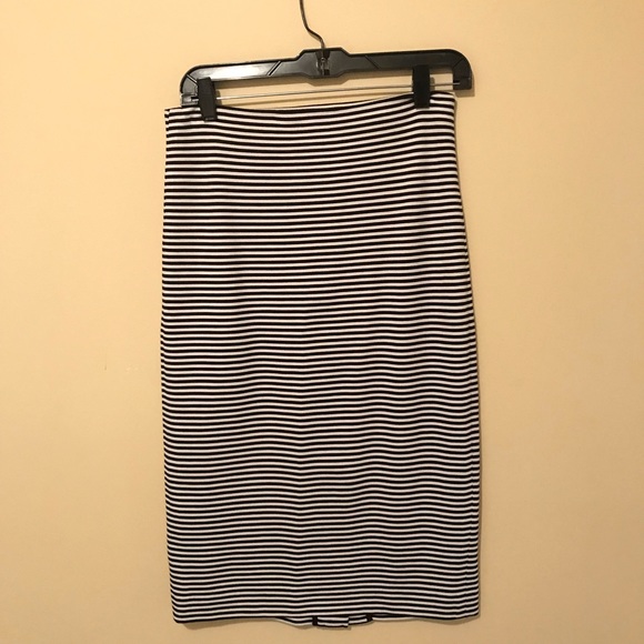 Banana Republic Stripe Pencil Skirt - Picture 4 of 7